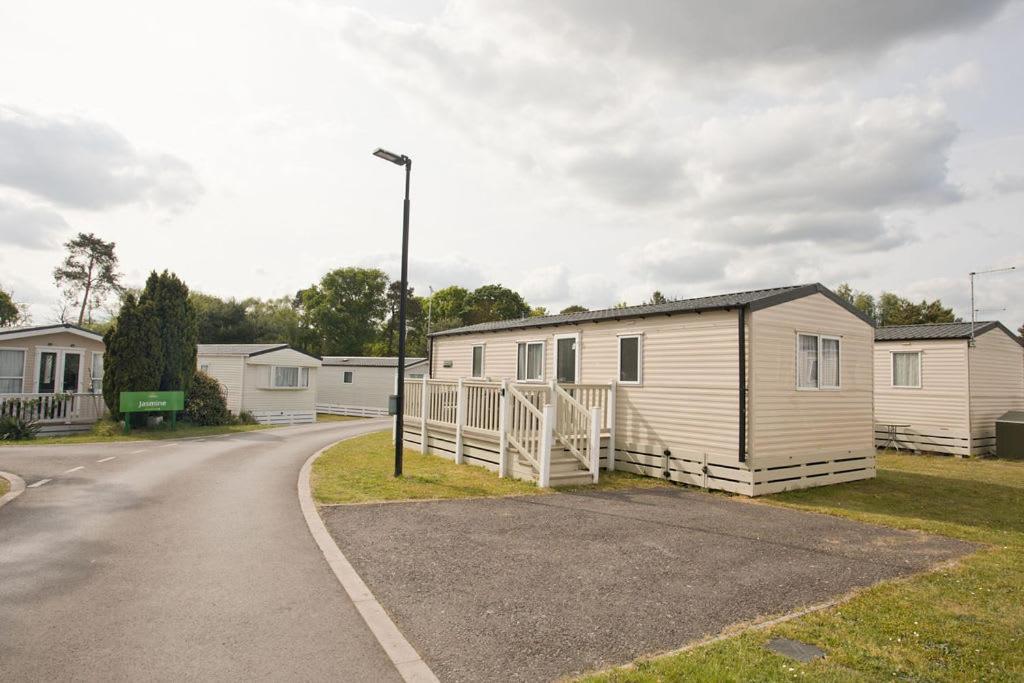 Luxury Holiday Retreat Set Within Oakdene Forest - Park Activities Pass Included Free! Saint Leonards Luaran gambar